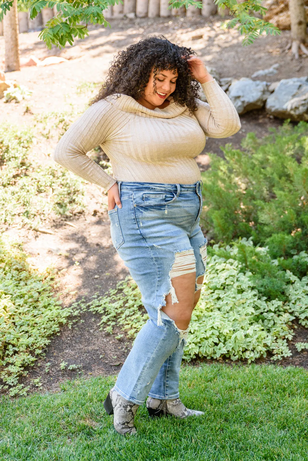 Judy Blue Sadie Vintage Straight Cut Destroy Jeans