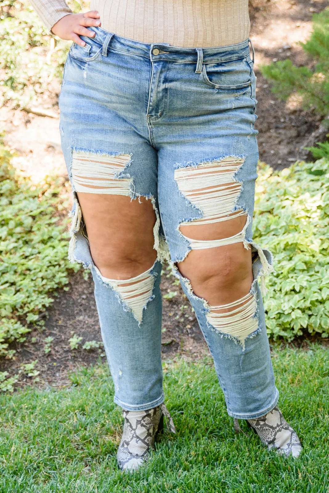 Judy Blue Sadie Vintage Straight Cut Destroy Jeans