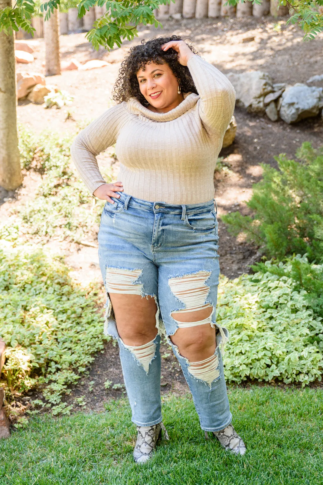 Judy Blue Sadie Vintage Straight Cut Destroy Jeans
