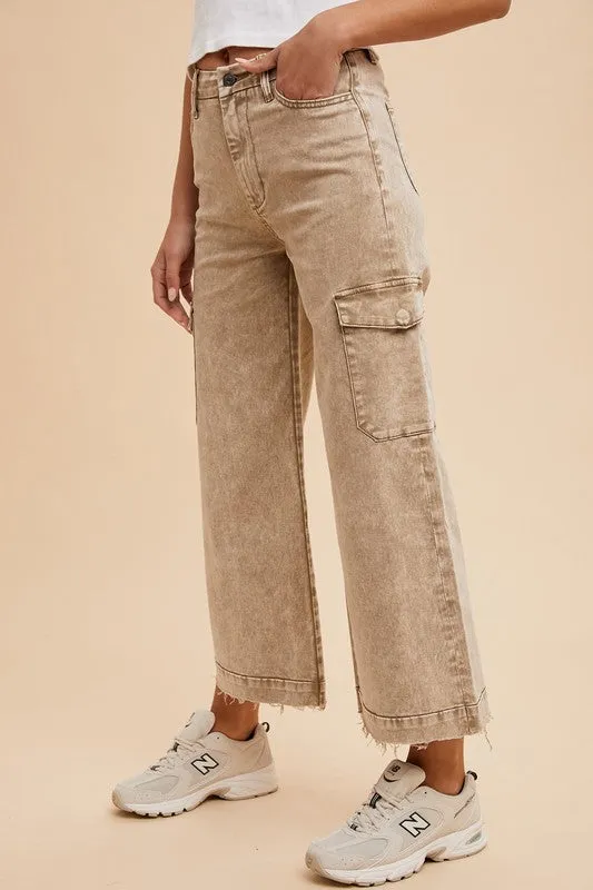 Raw Hem Wide-Leg Cargo Jeans