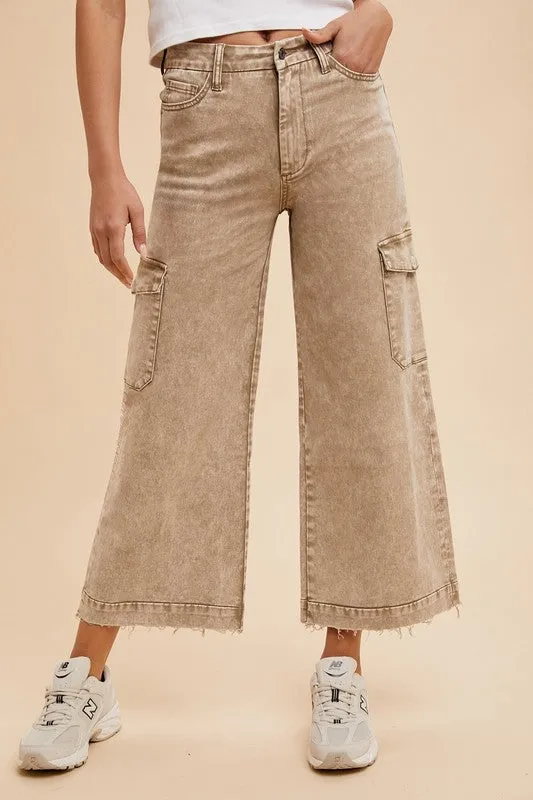 Raw Hem Wide-Leg Cargo Jeans