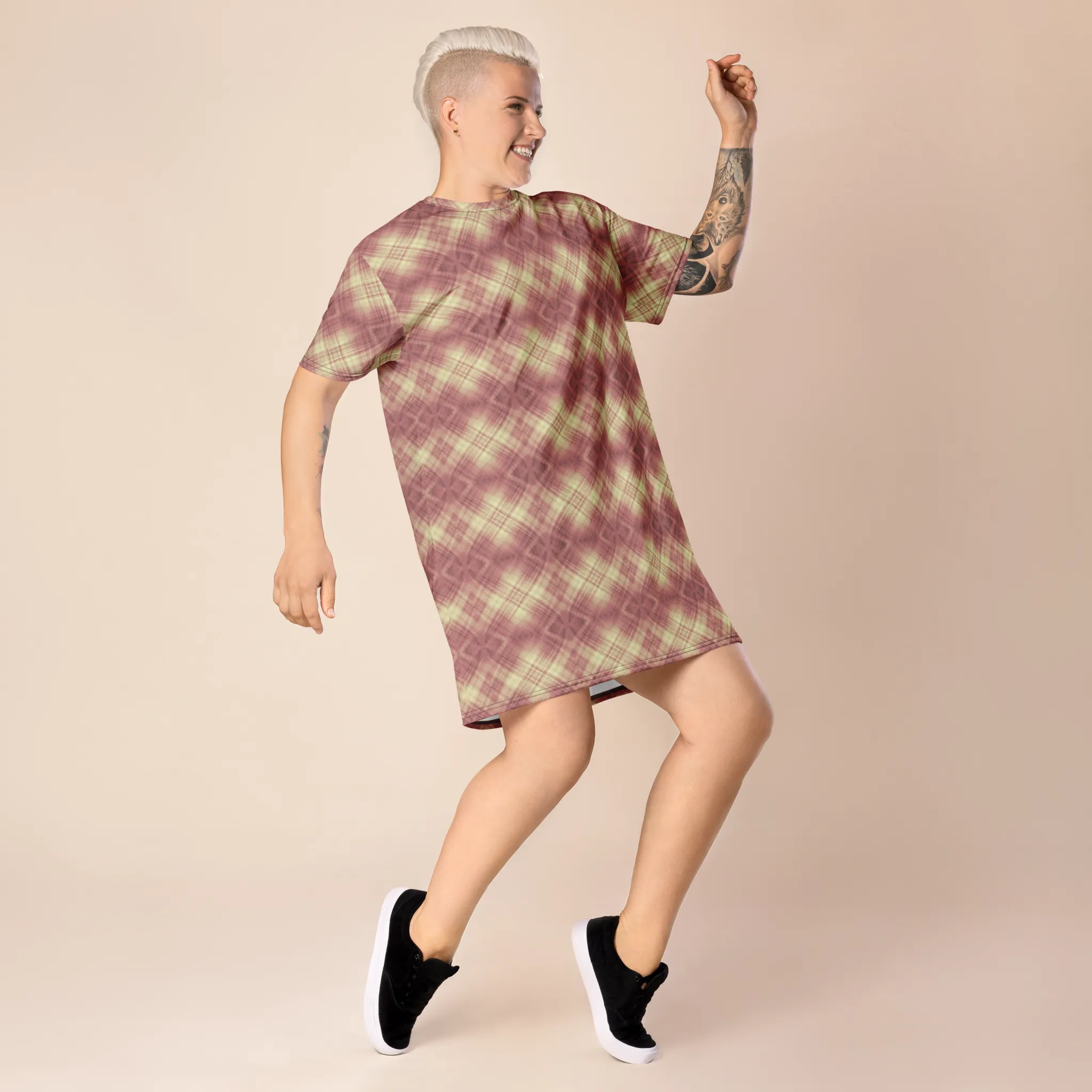Recursia Argyle Rewired I T-Shirt Dress In Pink